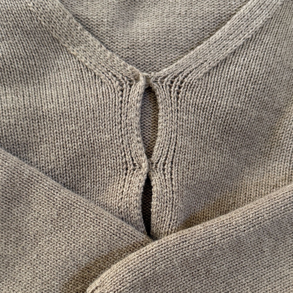 Aritzia | Wilfred Basque Cardigan in Oatmeal - Picture 9 of 14